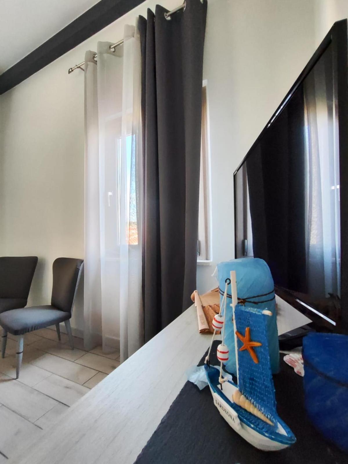 Casa Vacanze Con Giardino I Girasoli - Cin It 09006 - 9 C 2000 R4042- سورسو المظهر الخارجي الصورة