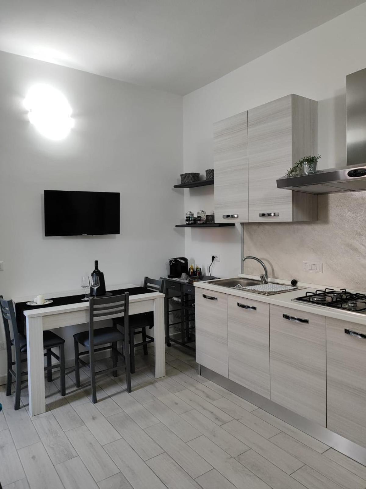 Casa Vacanze Con Giardino I Girasoli - Cin It 09006 - 9 C 2000 R4042- سورسو المظهر الخارجي الصورة