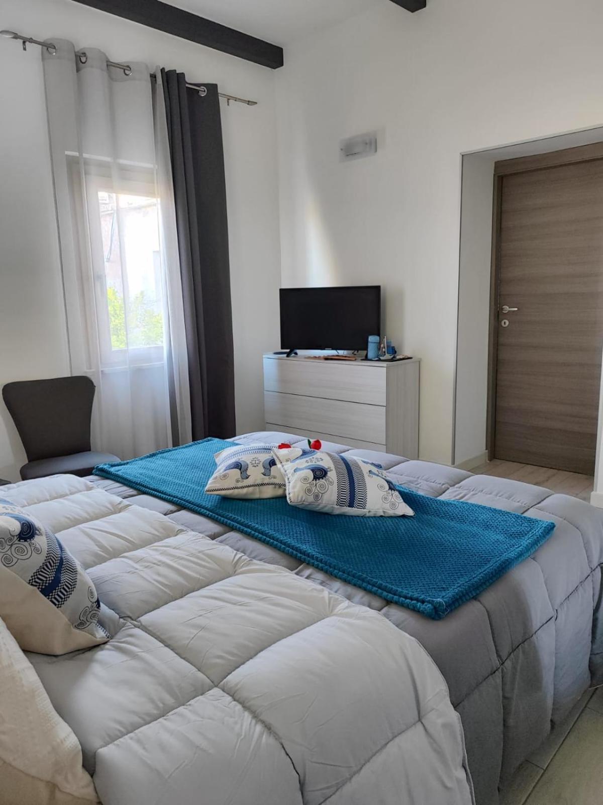 Casa Vacanze Con Giardino I Girasoli - Cin It 09006 - 9 C 2000 R4042- سورسو المظهر الخارجي الصورة