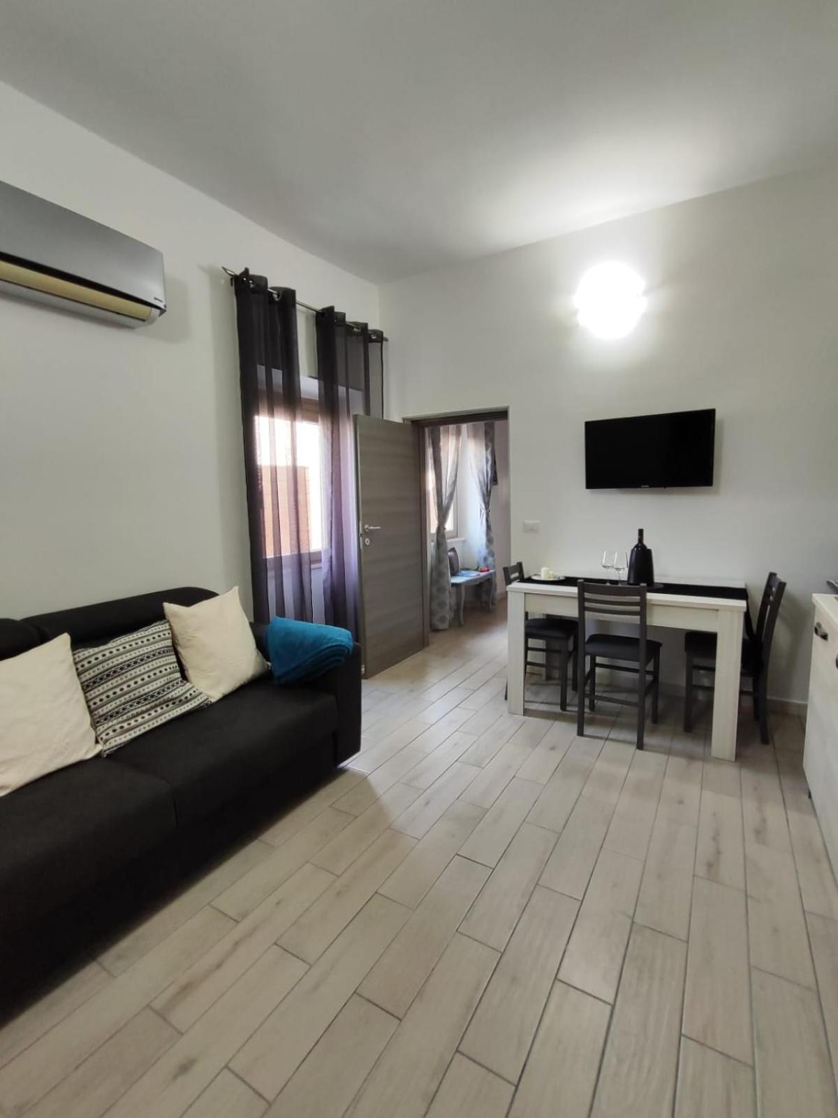 Casa Vacanze Con Giardino I Girasoli - Cin It 09006 - 9 C 2000 R4042- سورسو المظهر الخارجي الصورة