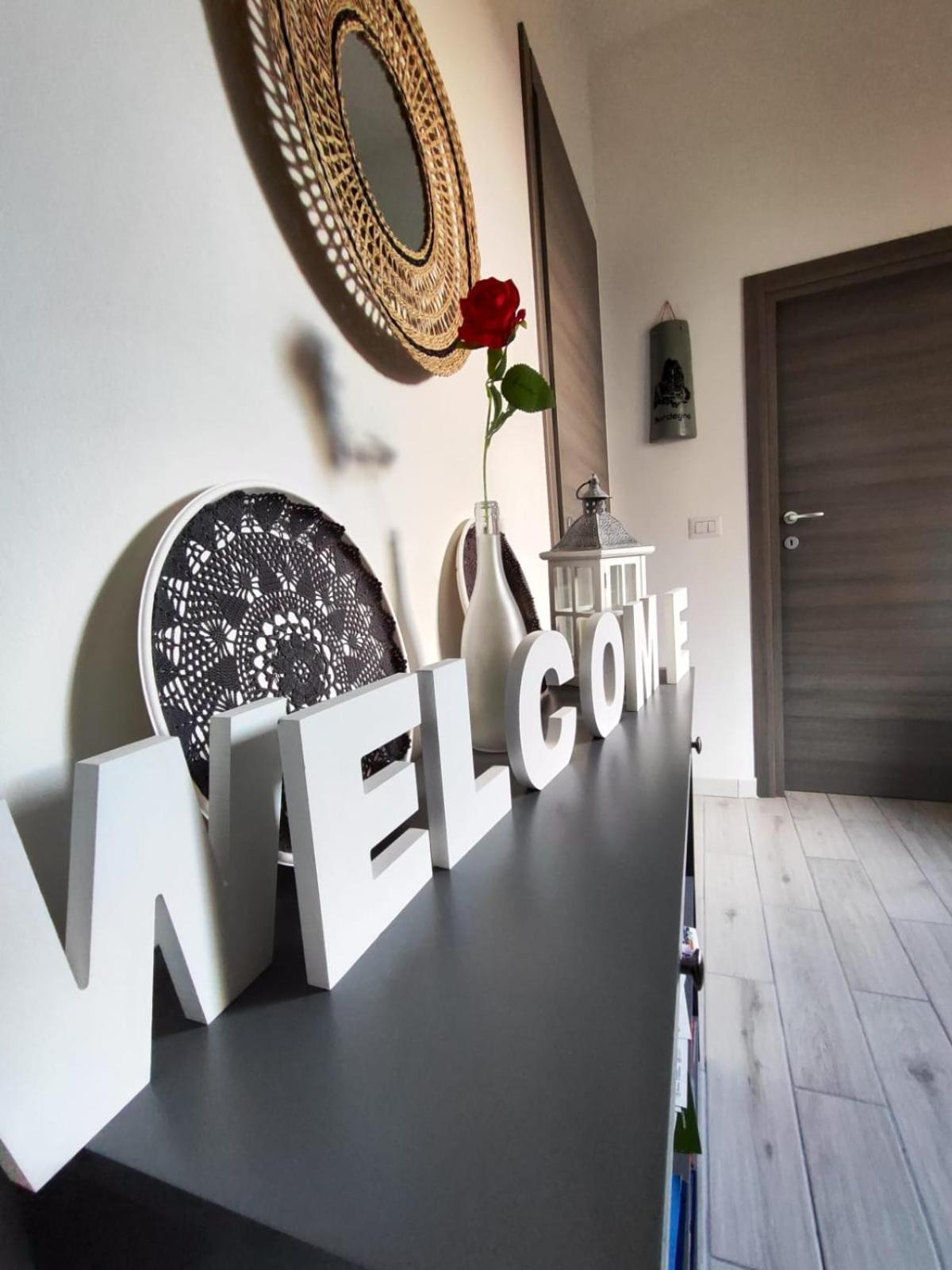 Casa Vacanze Con Giardino I Girasoli - Cin It 09006 - 9 C 2000 R4042- سورسو المظهر الخارجي الصورة