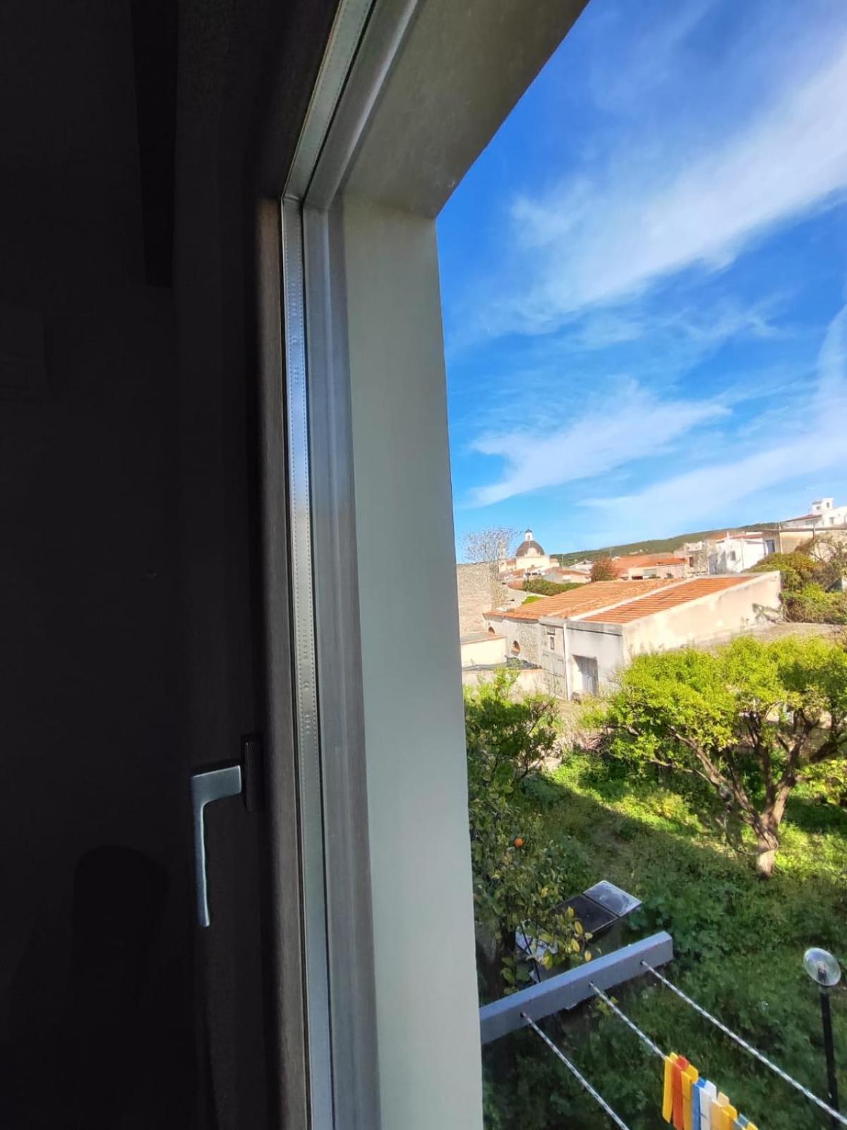 Casa Vacanze Con Giardino I Girasoli - Cin It 09006 - 9 C 2000 R4042- سورسو المظهر الخارجي الصورة