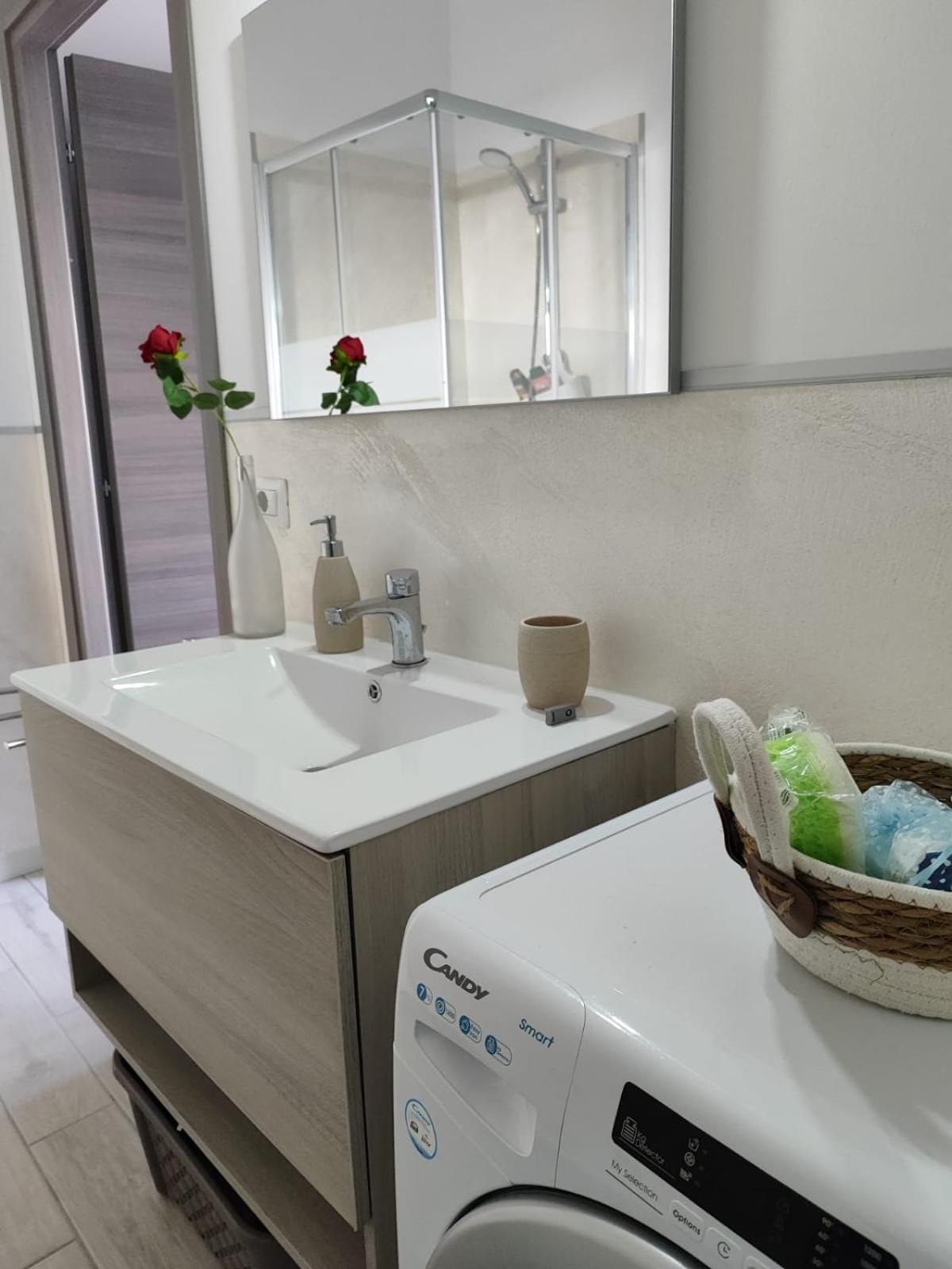 Casa Vacanze Con Giardino I Girasoli - Cin It 09006 - 9 C 2000 R4042- سورسو المظهر الخارجي الصورة